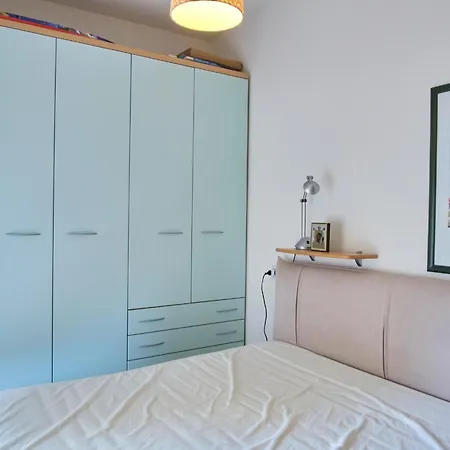 Milan - Agenzia Arcobaleno